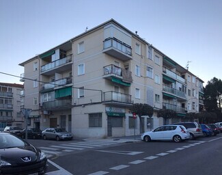 Plus de détails pour Multi-résidentiel à vendre