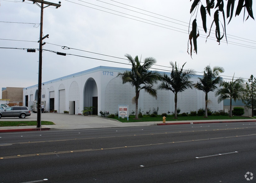 17712 Gothard St, Huntington Beach, CA for lease - Primary Photo - Image 1 of 7