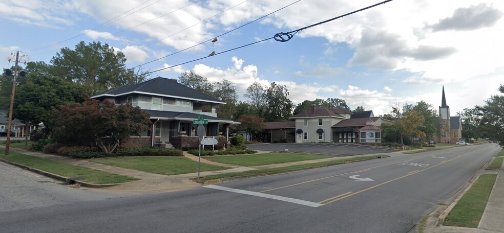 1419 Leighton Ave, Anniston, AL à louer - Photo du bâtiment - Image 1 de 1