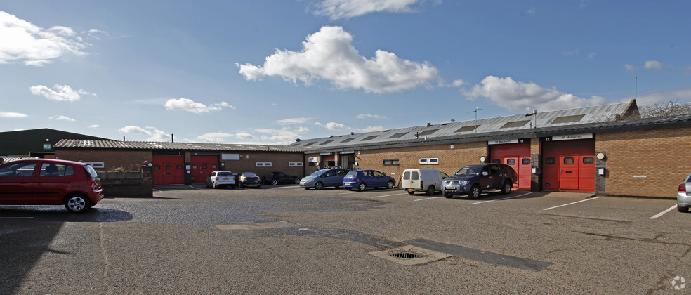 Belgic Sq, Peterborough à louer - Photo du bâtiment - Image 2 de 2