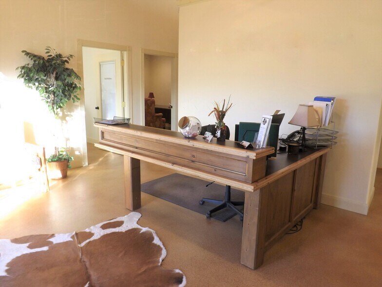 4449 Highway 90, Alleyton, TX à louer - Photo intérieure - Image 2 de 11