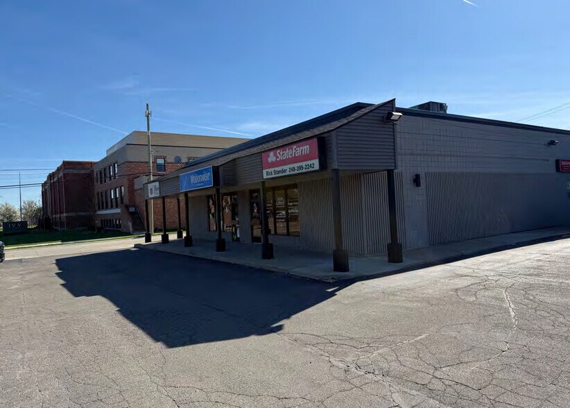 2301-2361 Coolidge Hwy, Berkley, MI à louer - Photo du bâtiment - Image 2 de 5