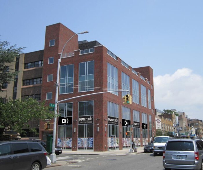 4714 16th Ave, Brooklyn, NY à louer - Photo du bâtiment - Image 1 de 1