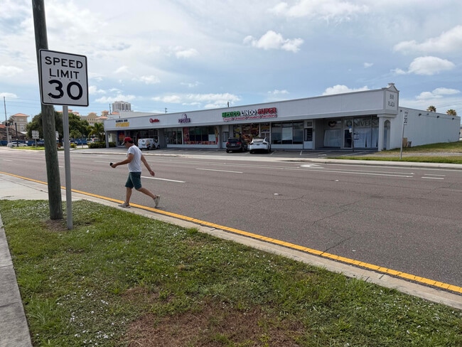 Plus de détails pour 814 Court St, Clearwater, FL - Commerce de détail à louer