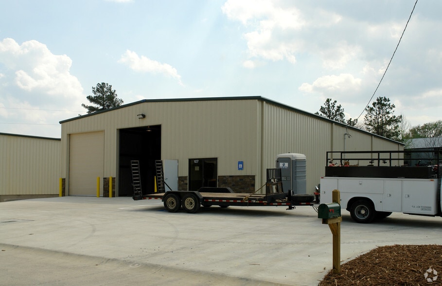 107 N Gate Industrial Dr, Ball Ground, GA for lease - Building Photo - Image 2 of 5