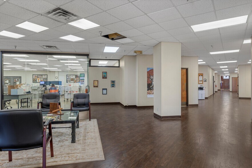 700 W Loop 340, Waco, TX à louer - Photo du bâtiment - Image 3 de 10