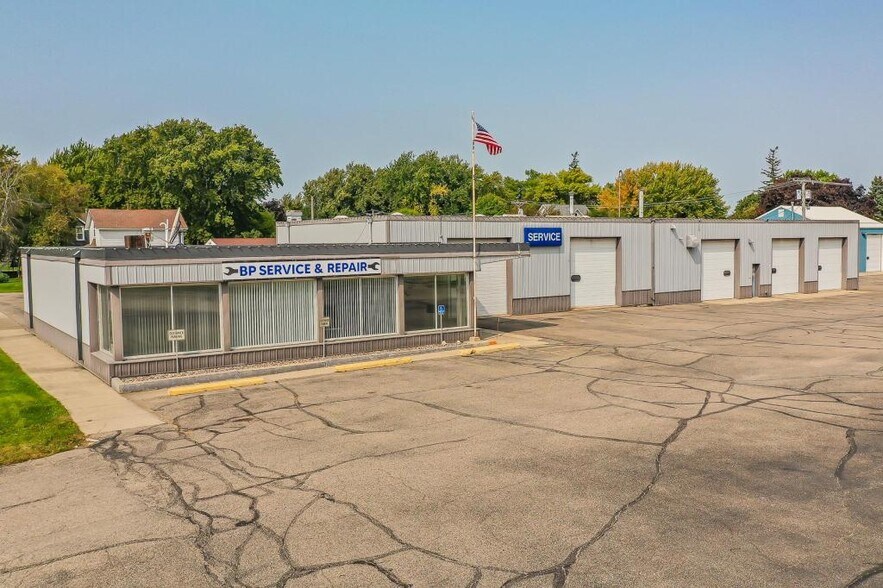 206 N Highway Ave, Blooming Prairie, MN à vendre - Photo du bâtiment - Image 3 de 33
