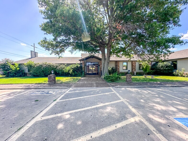 2833 W Main St, Jenks, OK à vendre - Photo du bâtiment - Image 1 de 97