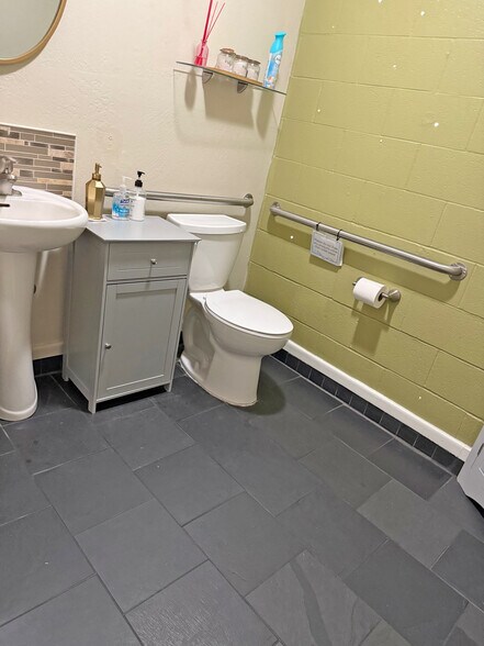 7106 Bodega Ave, Sebastopol, CA à vendre - Photo intérieure - Image 3 de 12