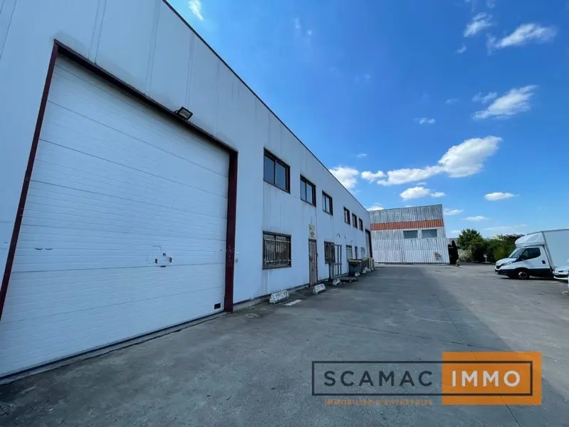 Flex in Chilly-Mazarin for lease Building Photo- Image 1 of 3