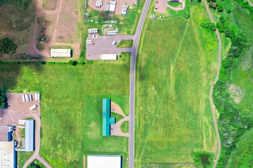900 N Industrial Rd, Mora, MN à vendre - Photo principale - Image 1 de 30