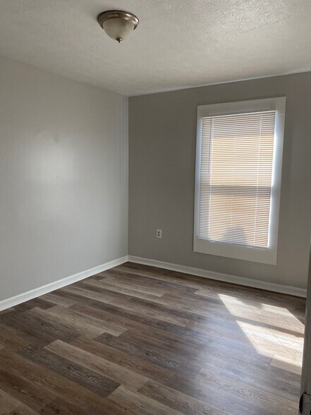 Woodstock Terrace Apartments portefeuille de 1 propriétés à vendre sur LoopNet.ca - Photo du bâtiment - Image 3 de 18