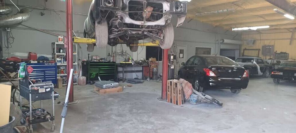 3916 W Ledbetter Dr, Dallas, TX à vendre - Photo intérieure - Image 2 de 16