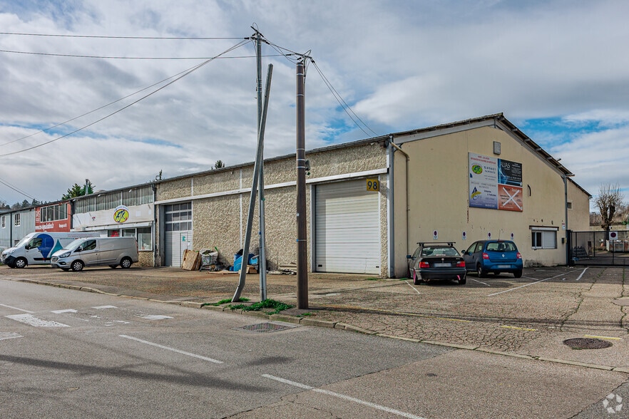 Flex dans Saint-Genis-Laval à louer - Photo principale - Image 1 de 2