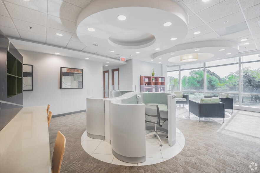 4000 Faber Place Dr, North Charleston, SC for lease - Building Photo - Image 1 of 20