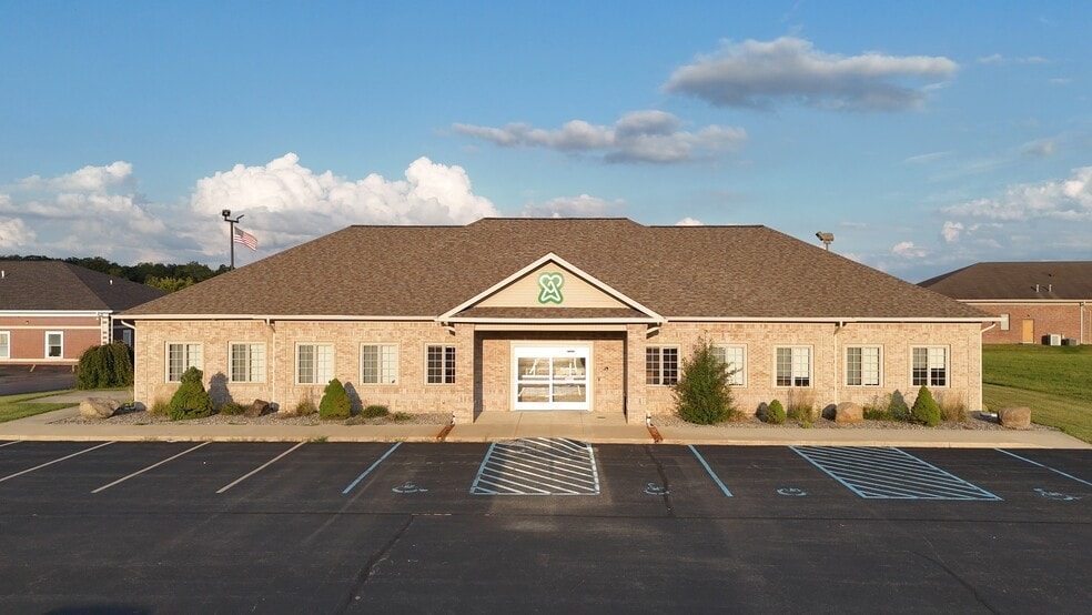 2809 Commercial Rd, Huntington, IN à vendre - Vidéo sur l’inscription commerciale - Image 2 de 15