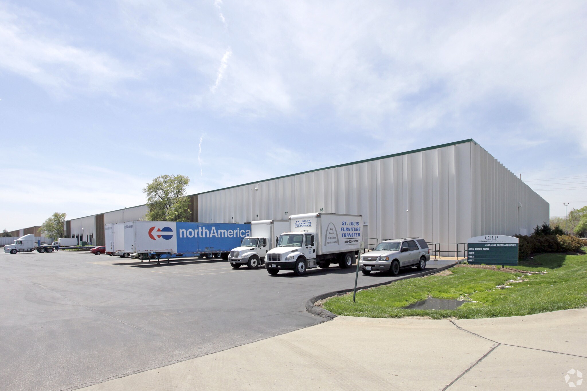 4355-4367 Green Ash Dr, Earth City, MO for lease Primary Photo- Image 1 of 6