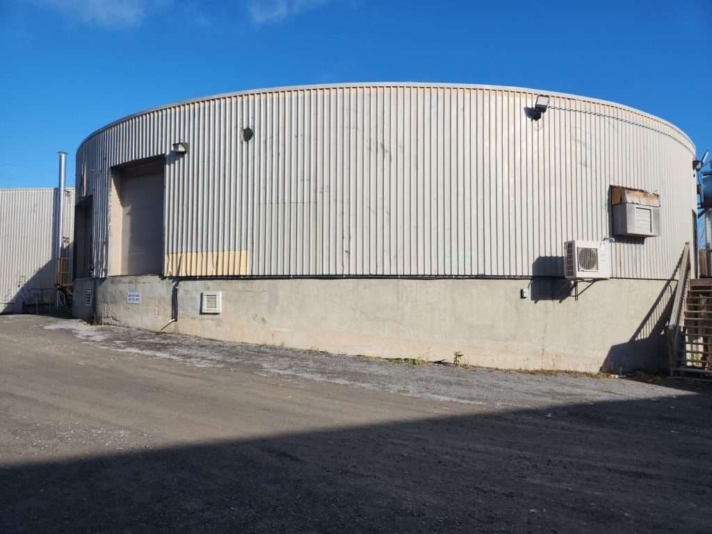 176-178 Railway Street portfolio of 2 properties for sale on LoopNet.ca Primary Photo- Image 1 of 3