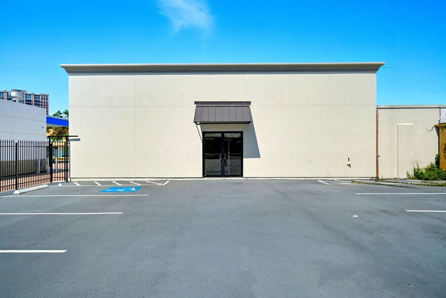 4909 Main St, Houston, TX à louer - Photo du bâtiment - Image 3 de 16