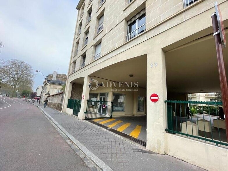 Bureau dans Versailles à vendre - Photo du bâtiment - Image 2 de 3