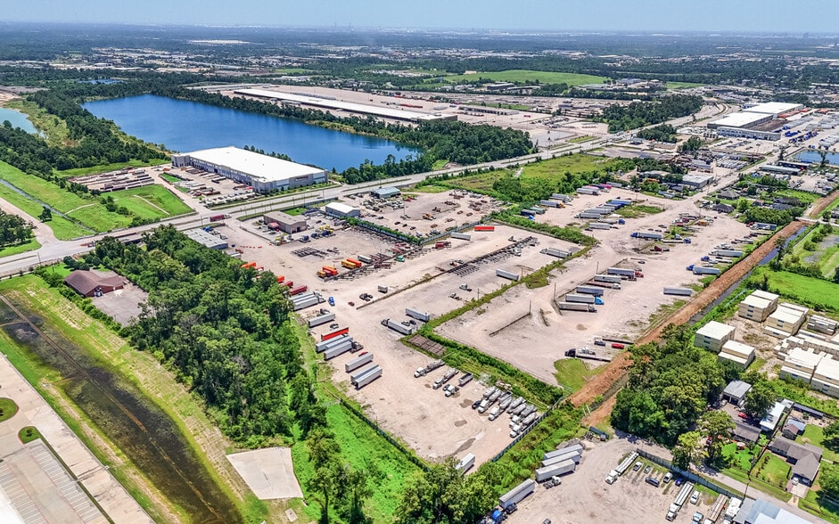 6415 Mesa Dr, Houston, TX for lease - Building Photo - Image 2 of 5