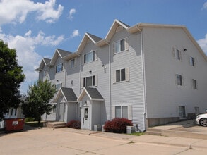 2210 9th St, Coralville, IA for lease Interior Photo- Image 1 of 8
