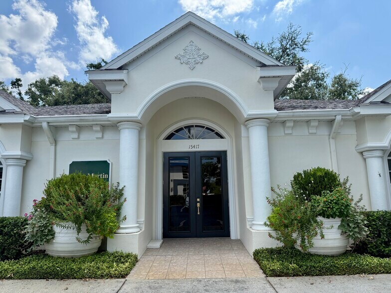 15417 N Florida Ave, Tampa, FL à louer - Photo du bâtiment - Image 2 de 23