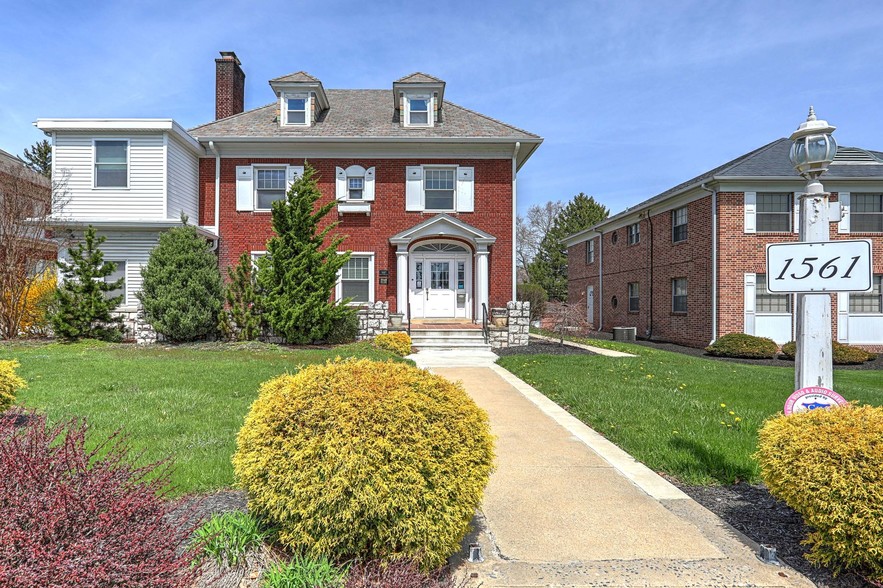 1561 E Market St, York, PA for sale - Building Photo - Image 1 of 1