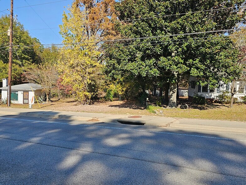 1607 S Lake Dr, Lexington, SC à vendre - Photo du bâtiment - Image 2 de 4