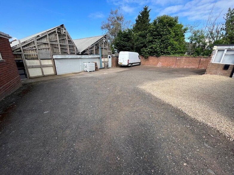 153 Powke Ln, Rowley Regis à louer - Photo du bâtiment - Image 3 de 8