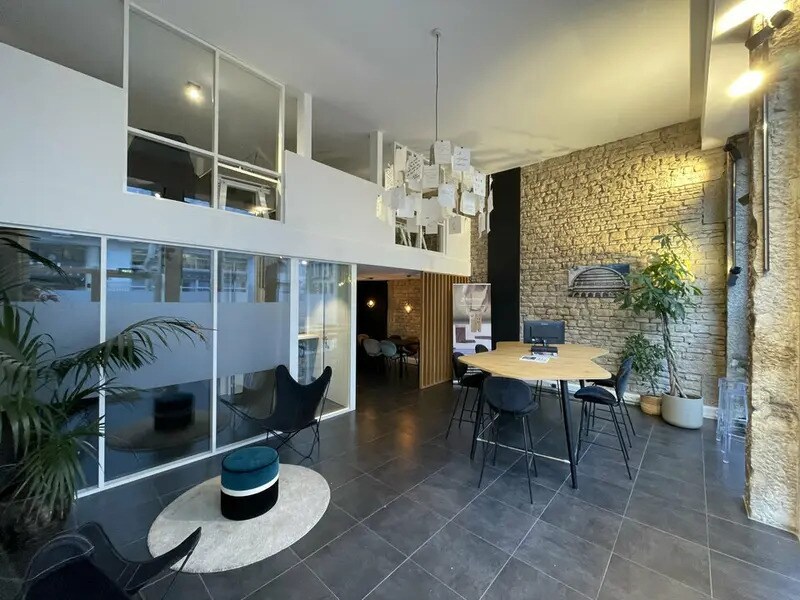 74 Avenue Maréchal De Saxe, Lyon for lease Interior Photo- Image 1 of 13