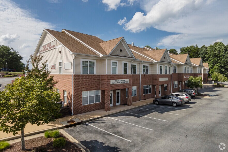 205 Steeple Chase Dr, Prince Frederick, MD à louer - Photo du bâtiment - Image 1 de 6