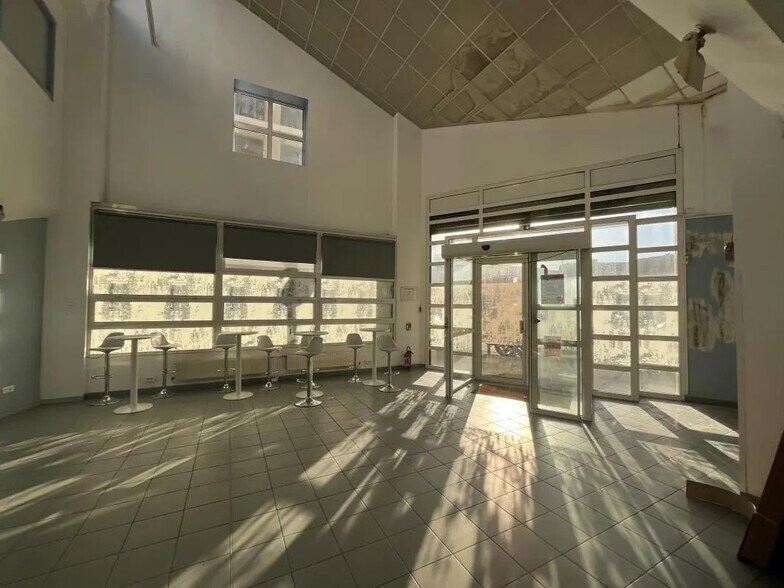 15 Rue Gabriel Marie, Marseille for sale - Interior Photo - Image 3 of 24