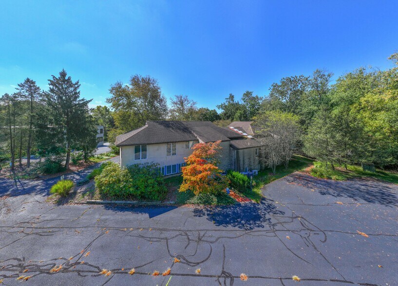 831 Dekalb Pike portefeuille de 3 propriétés à vendre sur LoopNet.ca - Photo du bâtiment - Image 2 de 5