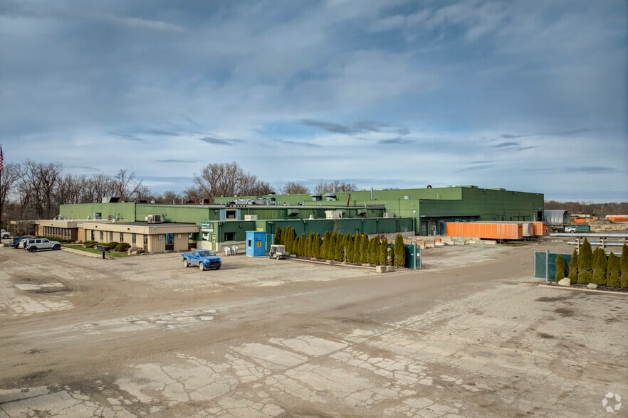 2440 W Highland Rd, Howell, MI for lease - Building Photo - Image 2 of 10