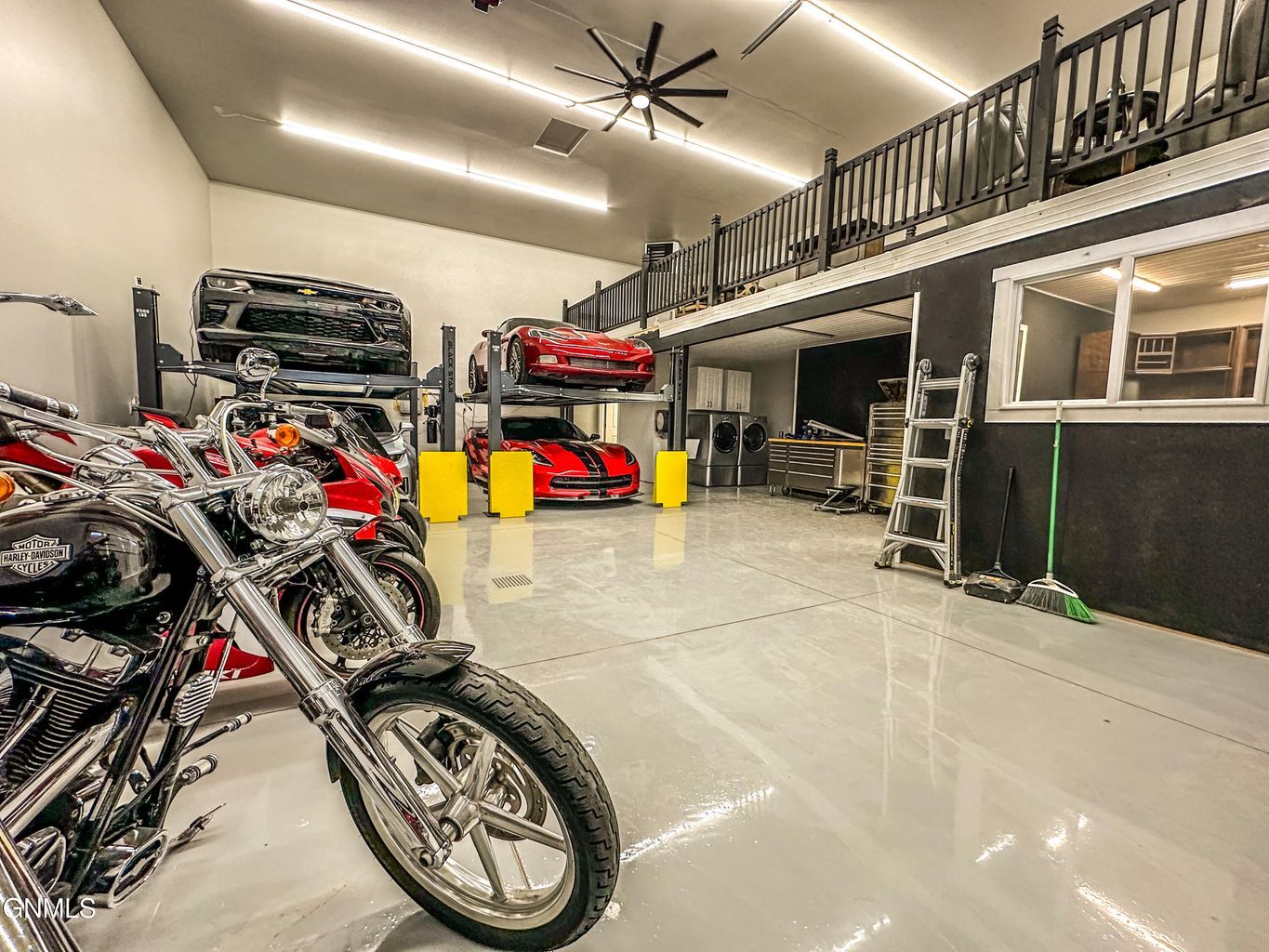 1409 Lockheed Dr, Bismarck, ND for sale Interior Photo- Image 1 of 9