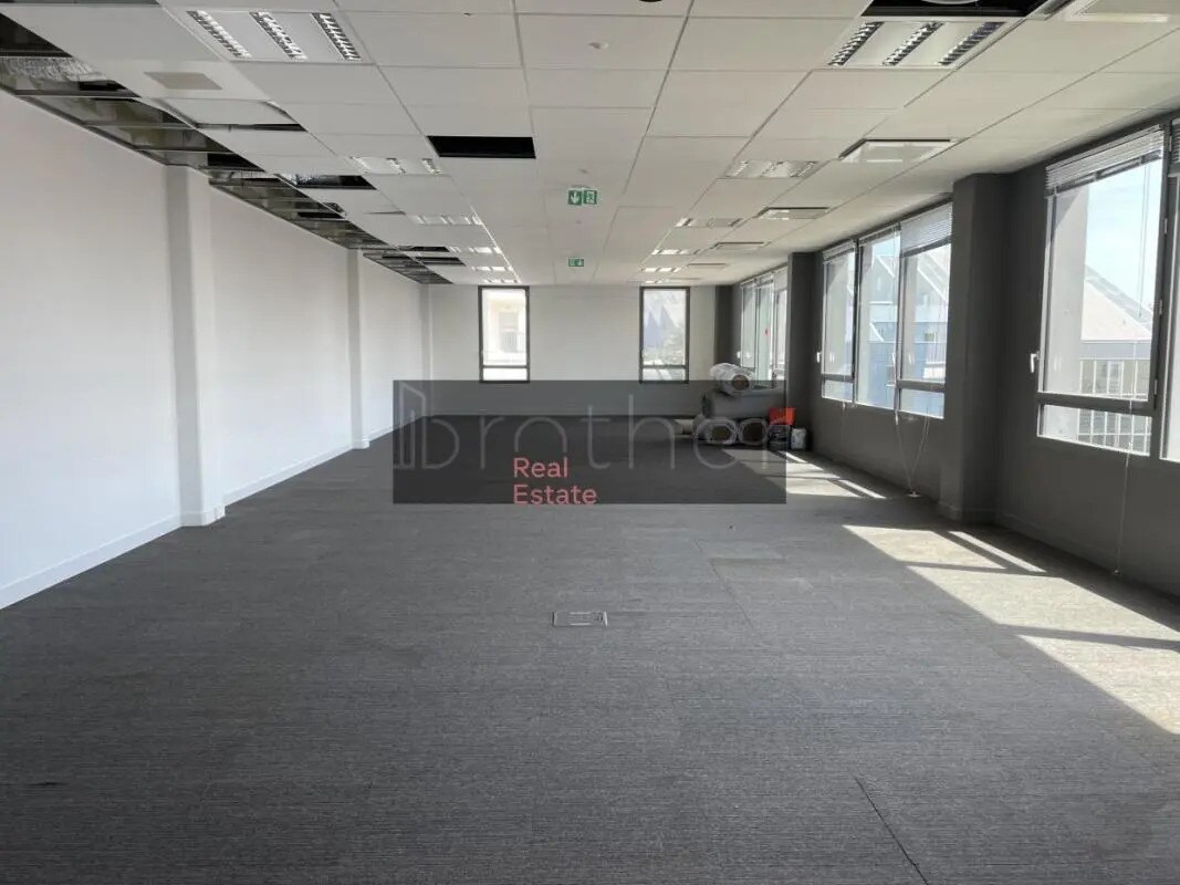 Office in Bordeaux for lease Interior Photo- Image 1 of 4