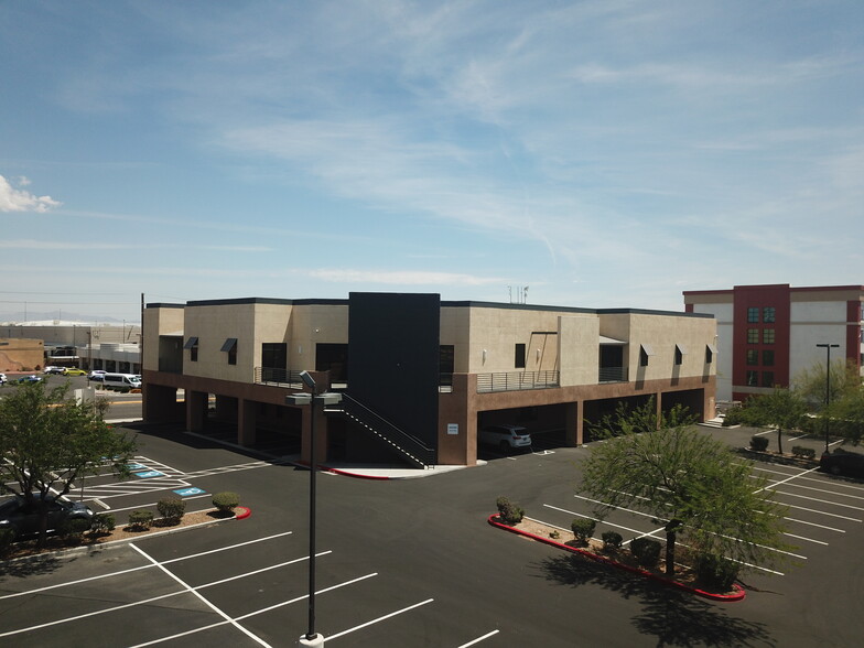 319 E Warm Springs Rd, Las Vegas, NV for lease - Building Photo - Image 1 of 15