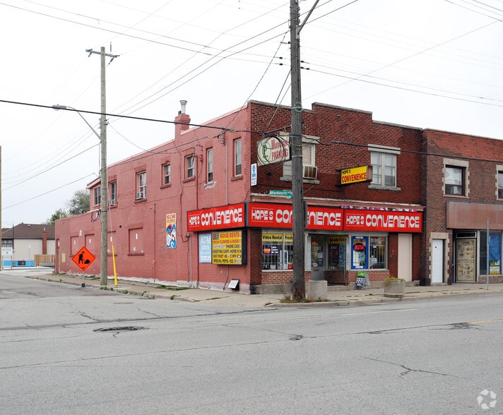 230 Kenilworth Ave N, Hamilton, ON for sale - Primary Photo - Image 1 of 1