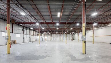 5400-5490 Boul Thimens, Saint-Laurent, QC for lease Interior Photo- Image 2 of 2