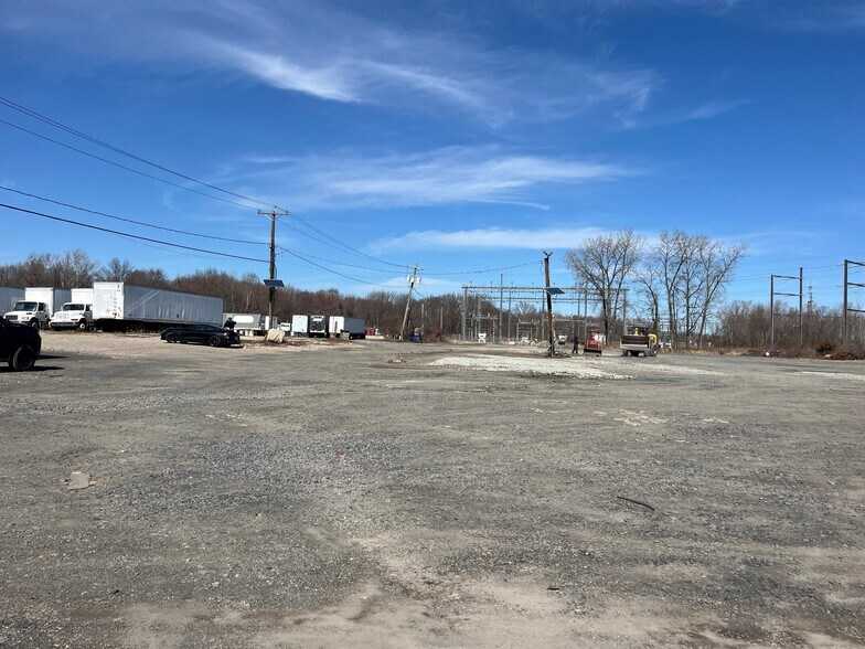 35 Industrial Dr, Hamilton, NJ à louer - Photo du bâtiment - Image 2 de 8