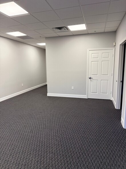 2255 Sarasota Center Blvd, Sarasota, FL for lease - Building Photo - Image 3 of 16