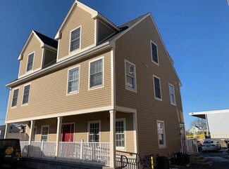 Plus de détails pour 41R State St, Bristol, RI - Bureau à louer