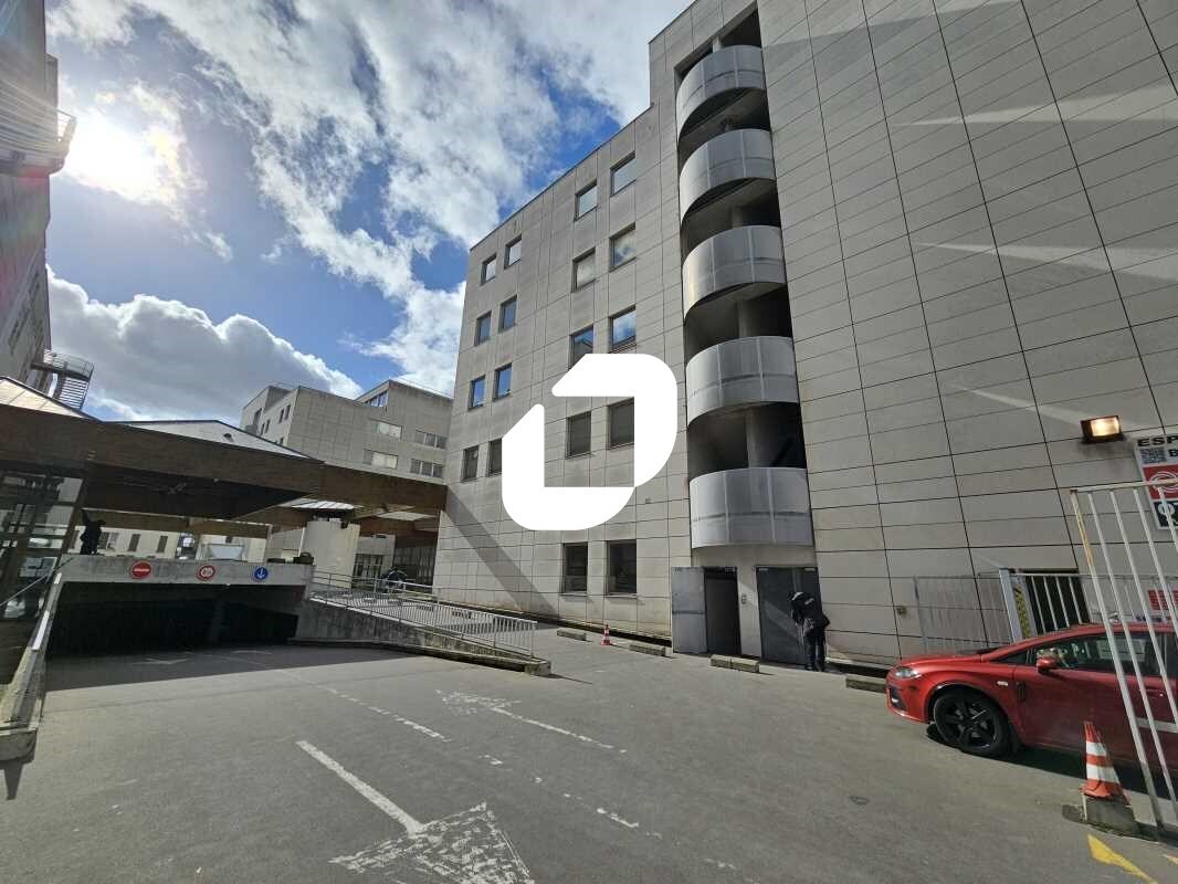 Office in Garges-lès-Gonesse for lease Building Photo- Image 1 of 37
