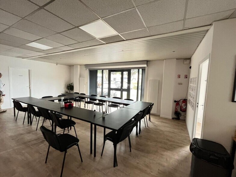Office in Wasquehal for lease - Interior Photo - Image 2 of 4