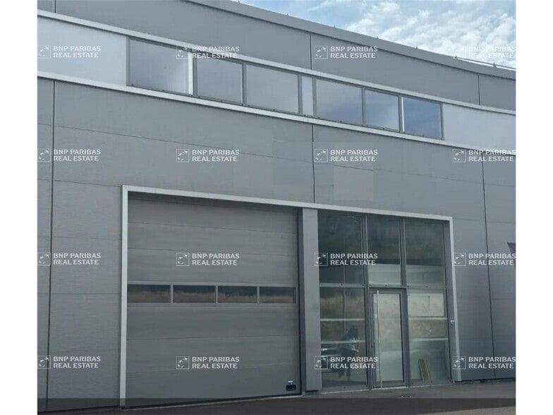 Flex in La Ciotat for lease - Building Photo - Image 1 of 10