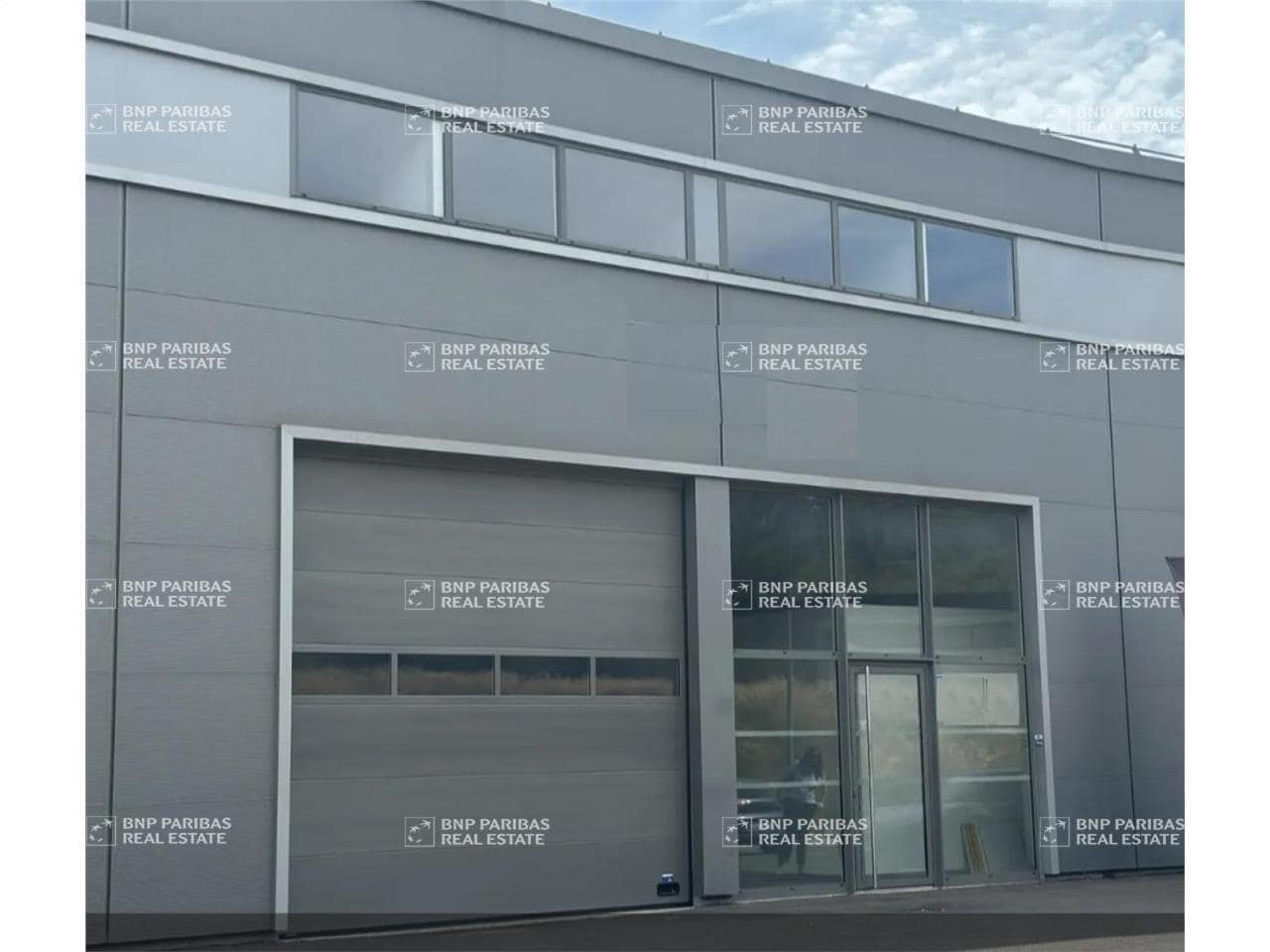 Flex in La Ciotat for lease Building Photo- Image 1 of 11