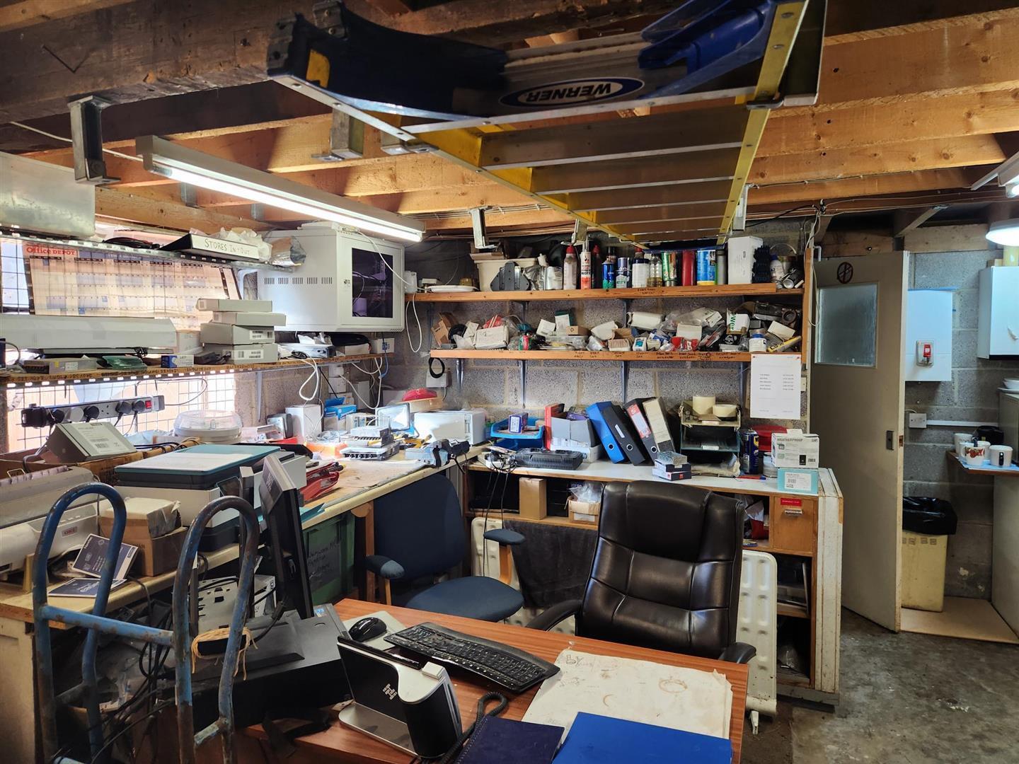 Brympton Way, Yeovil for lease Interior Photo- Image 1 of 1