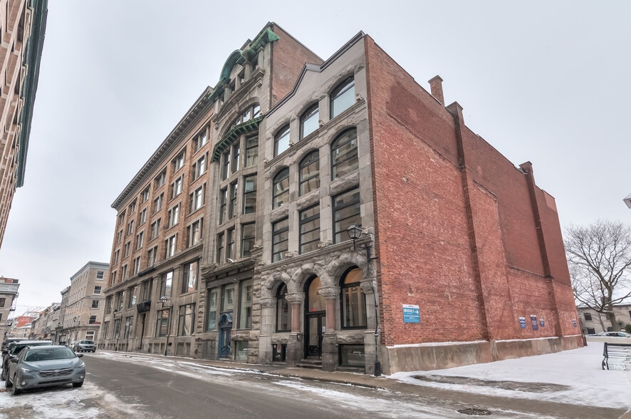 296 Rue Saint-Paul O, Montréal, QC for lease - Primary Photo - Image 1 of 2