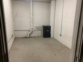 1901 W Courtland St, Philadelphia, PA for sale Interior Photo- Image 2 of 21